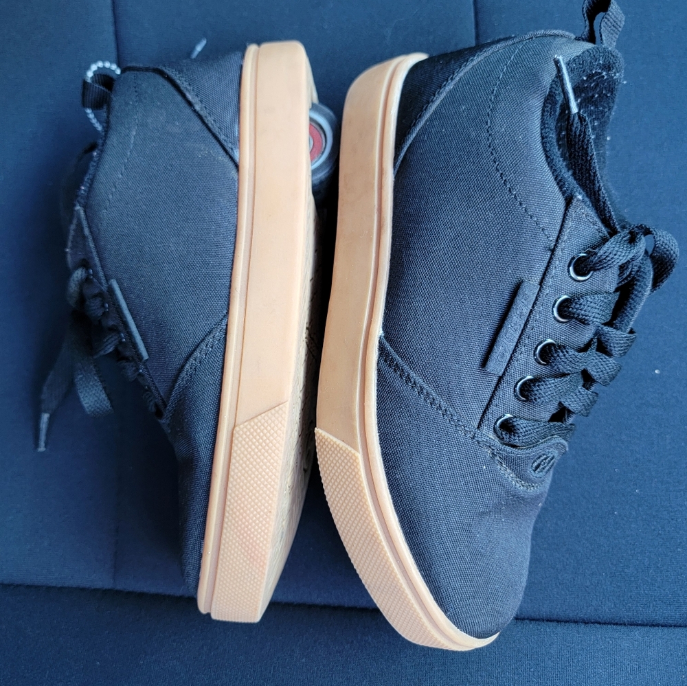 Heelys Skate Shoes Kids Size 1 - Picture 2 of 5
